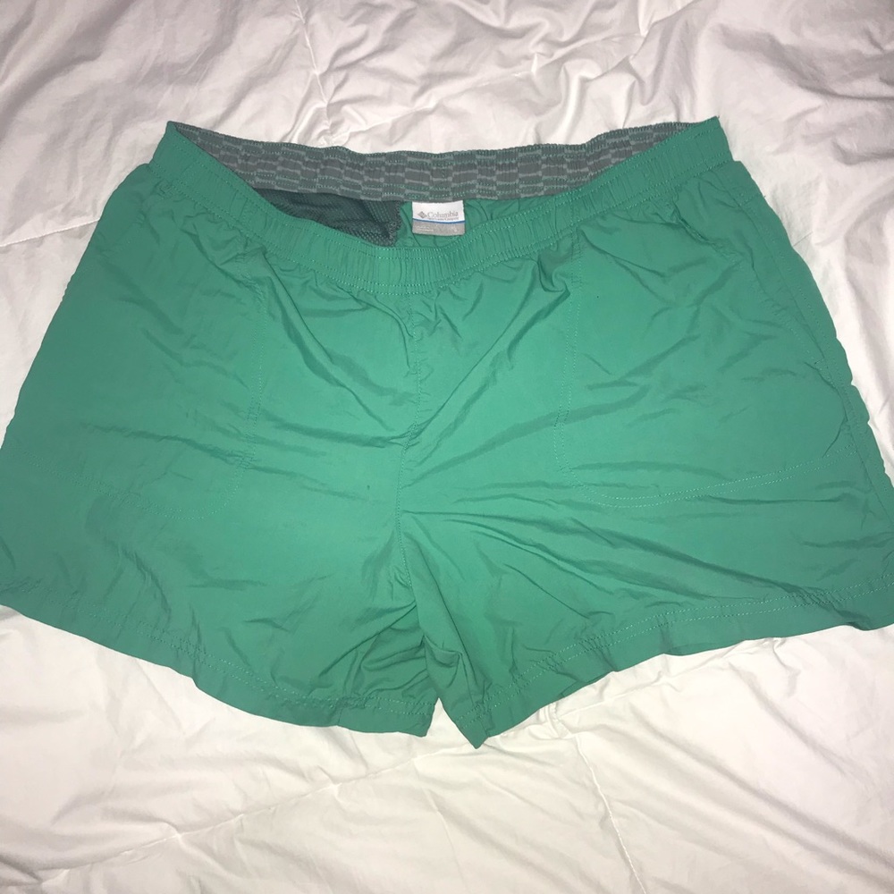 Columbia women’s shorts XL